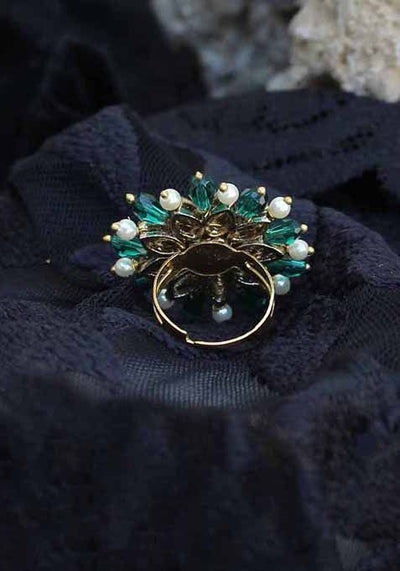 Green Pearl Twirl Pine Ring