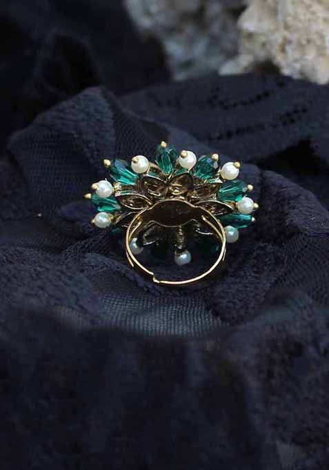 Green Pearl Twirl Pine Ring